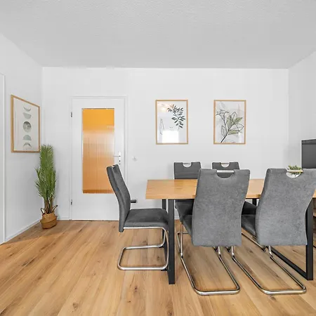 Lägenhet Design-wohnung I Balkon I Sehr Zentral I Kueche *