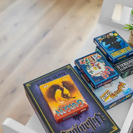 Design-wohnung I Balkon I Sehr Zentral I Kueche Lägenhet