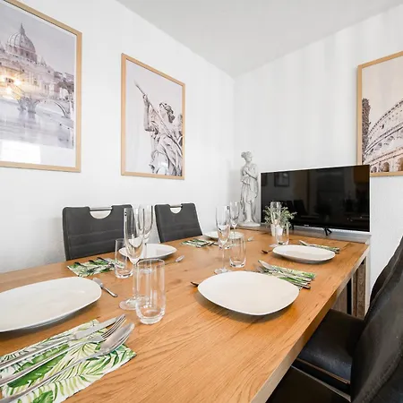 Design-wohnung I Balkon I Sehr Zentral I Kueche *