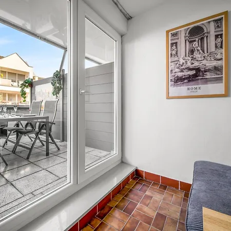 Design-wohnung I Balkon I Sehr Zentral I Kueche Apartmán