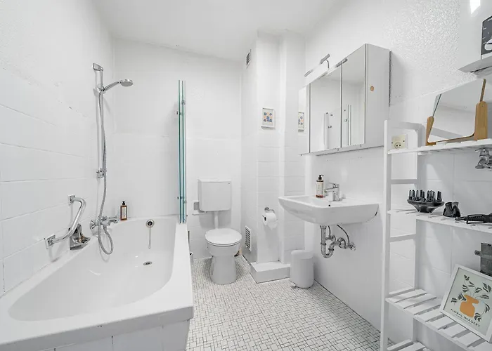 Design-wohnung I Balkon I Sehr Zentral I Kueche شقة